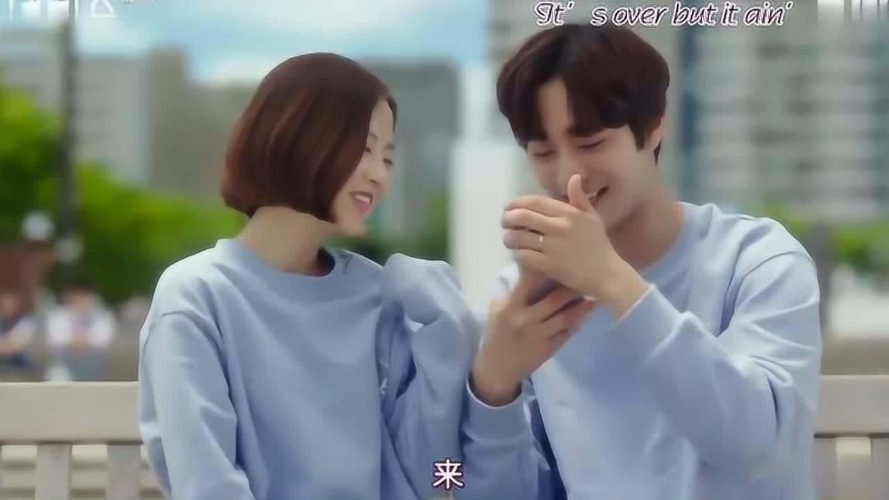 向上跳的香蕉