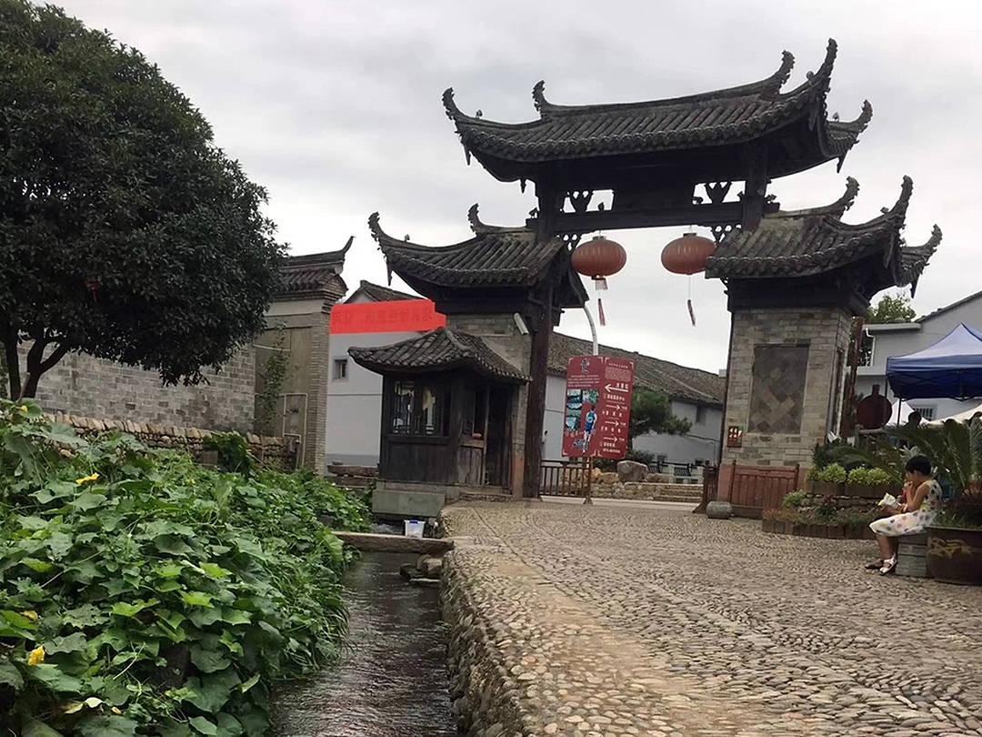 周杰伦红发造型走红，网友却说又胖了，有那些艺人结婚后就放飞自我？游戏画面